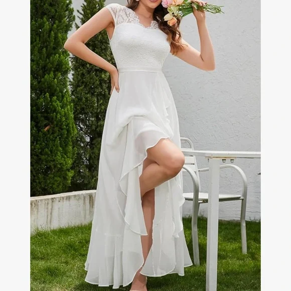 Elegant White Lace Women's wedding Dress - Picture 2 of 3